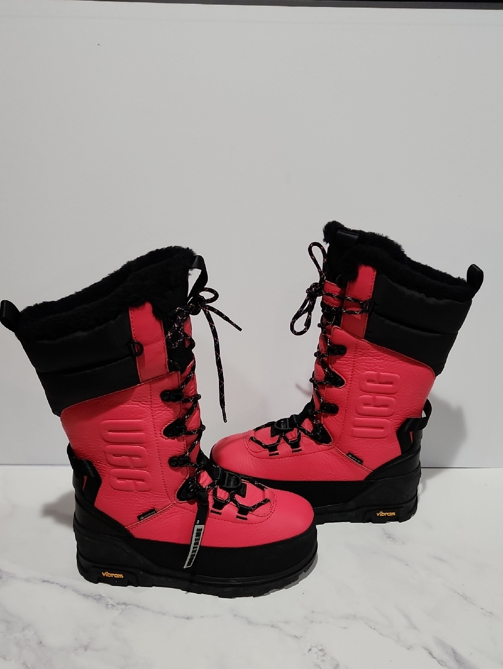 UGG Shasta Gore Snow  Pink and Black Winter Boots ,Brand New ,No Tag